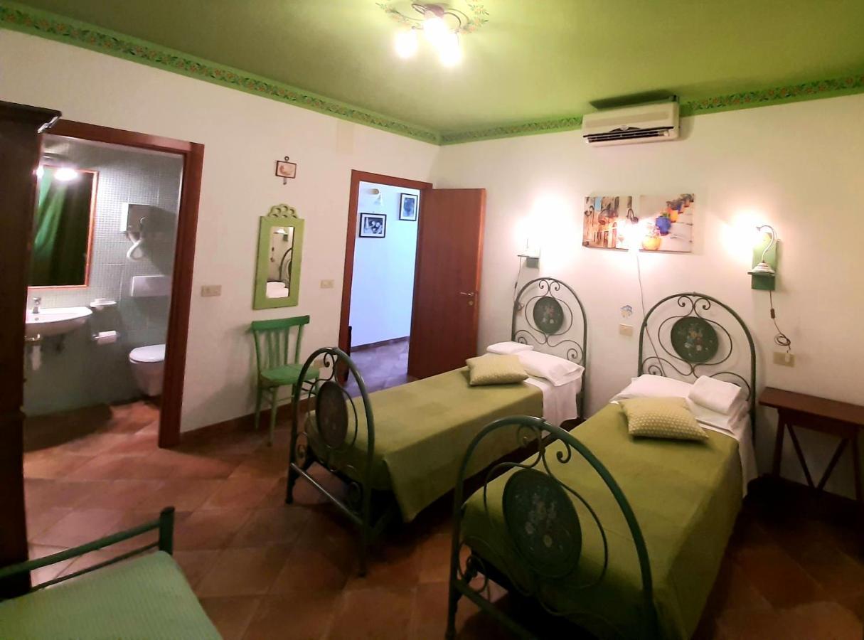 Bio Agriturismo Mare In Campagna Campofilone Екстер'єр фото
