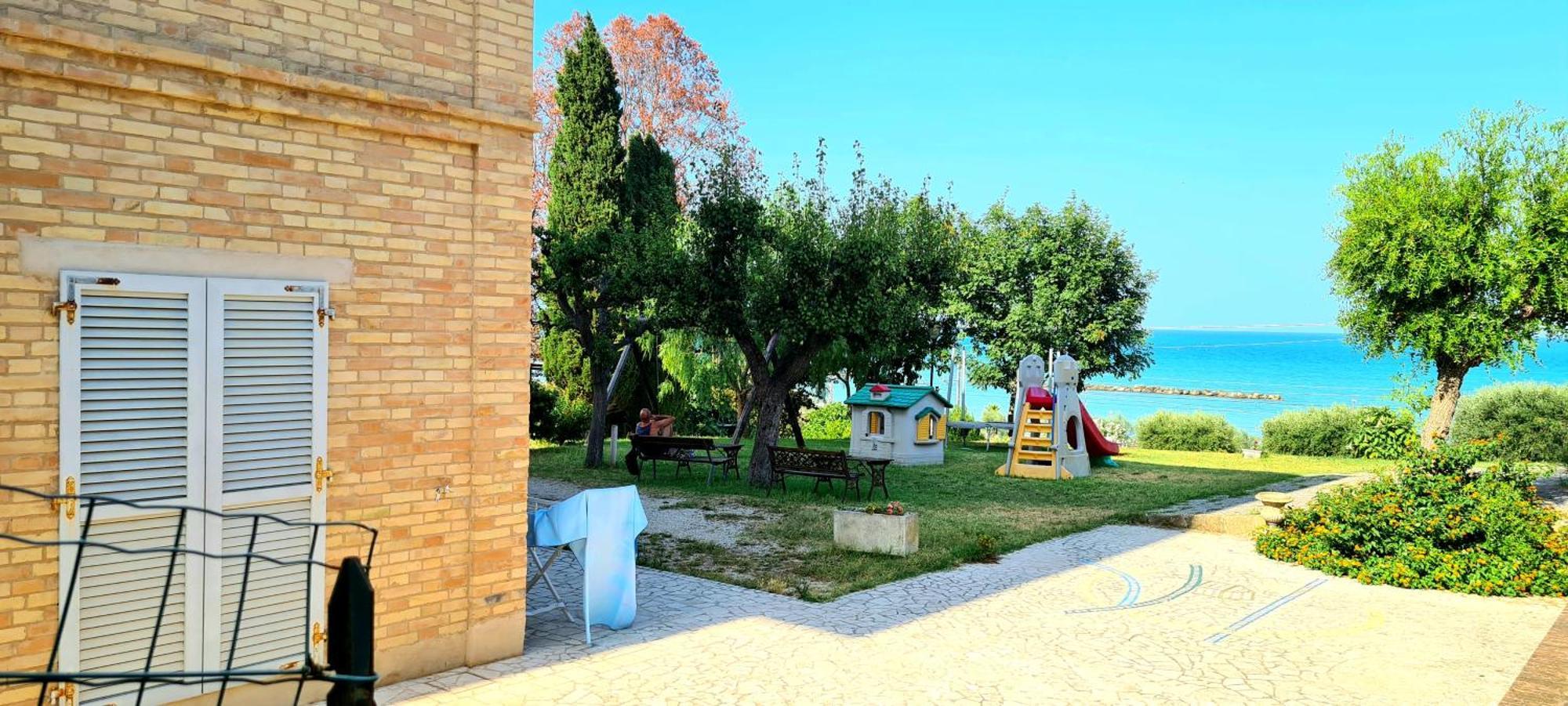 Bio Agriturismo Mare In Campagna Campofilone Екстер'єр фото